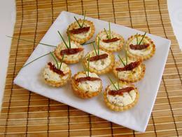 Tartelettes à la ciboulette et au chèvre frais