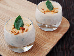 Panna cotta salée au pesto et aux tomates