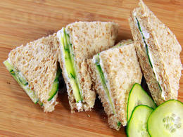 Sandwichs au concombre comme en Angleterre