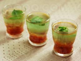 Gelée de tomates au basilic en verrines
