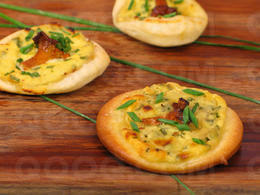 Mini pizzas aux girolles, ciboulette et ricotta