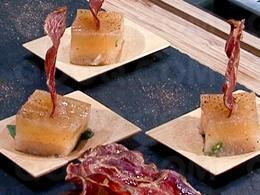 Loukoums de melon au muscat et chips de coppa