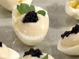 Bouchées d'oeufs de caille à la crème de truffe