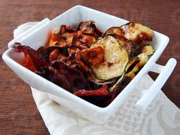 Chips de courgettes, carottes et betteraves rouges