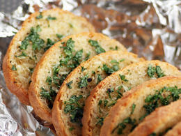 Garlic Bread (Pain à l'ail)