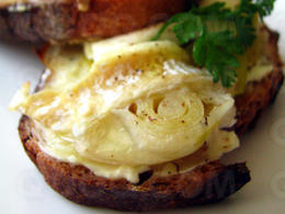 Tartines de fromage au four