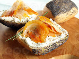 Tartines au haddock et graines de pavot