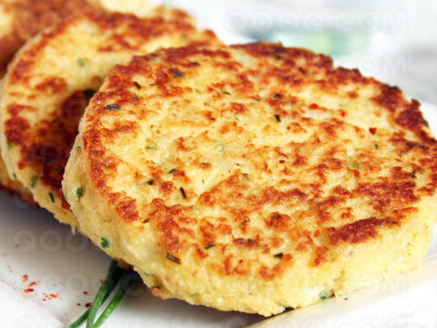 Crabe cakes à la ciboulette et piment d'Espelette